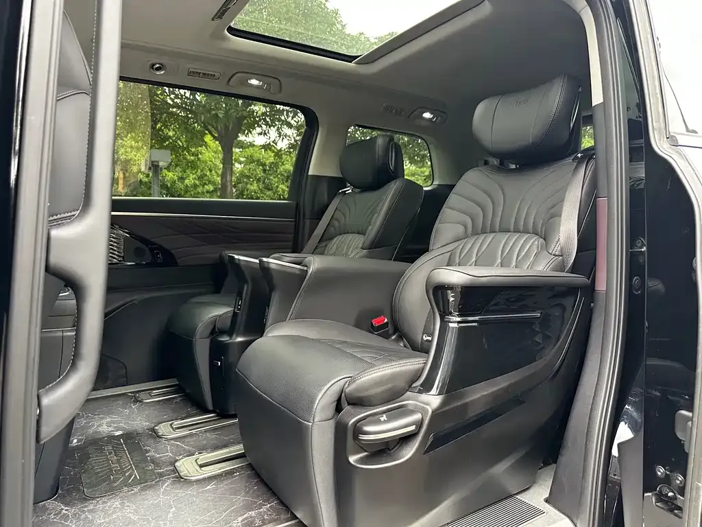 GAC Motor Trumpchi M8 — фото 9