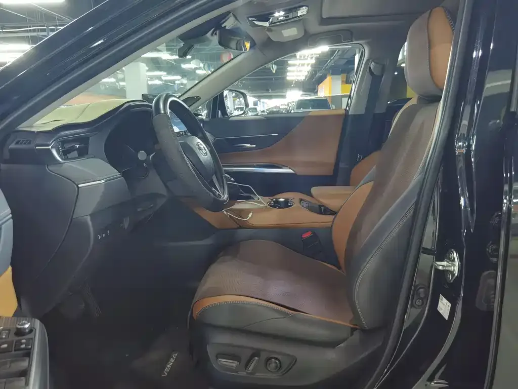 Toyota Venza 2023 из CN, фото 3
