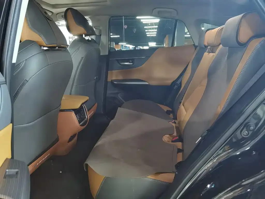 Toyota Venza 2023 из CN, фото 2