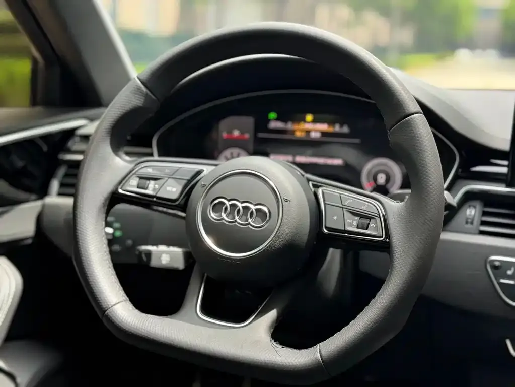 Audi A4L 2023 из CN, фото 2