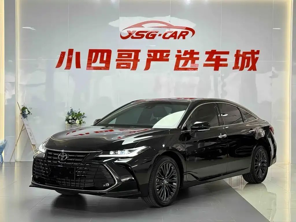Toyota Avalon — фото 1