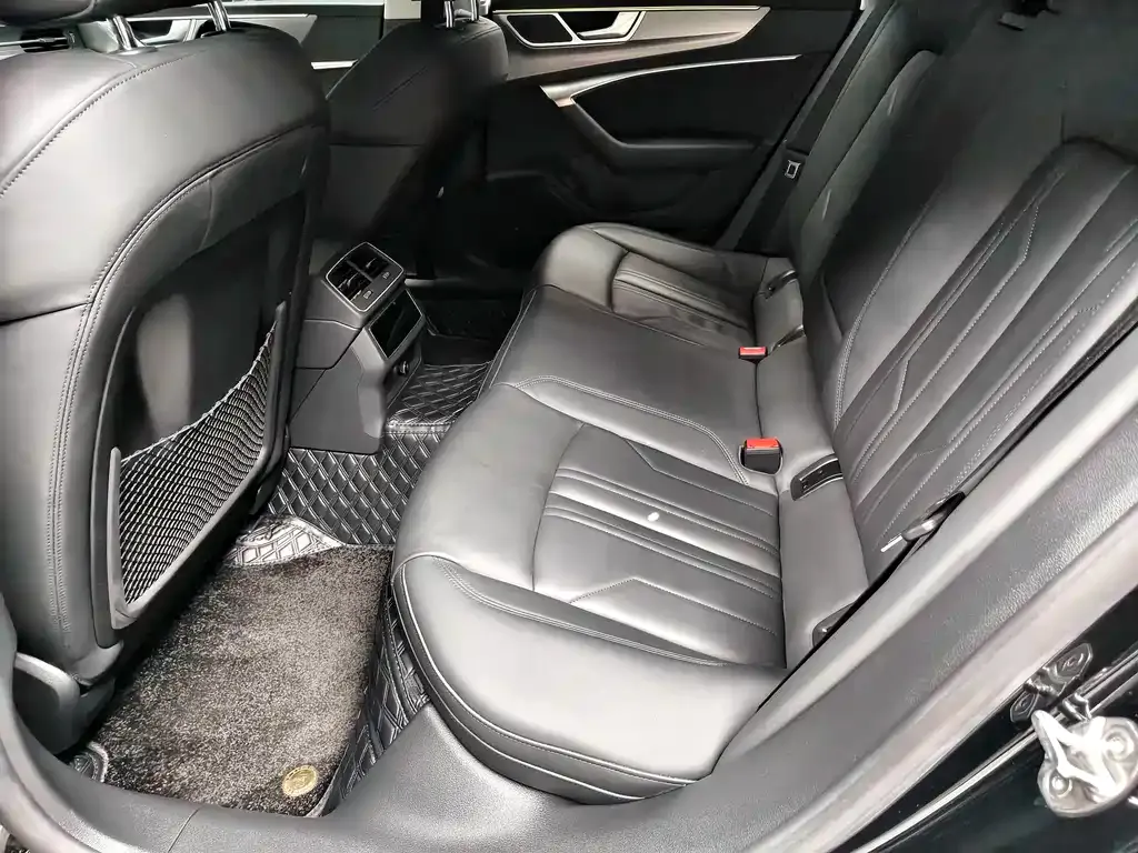 Audi A7 2023 из CN, фото 5