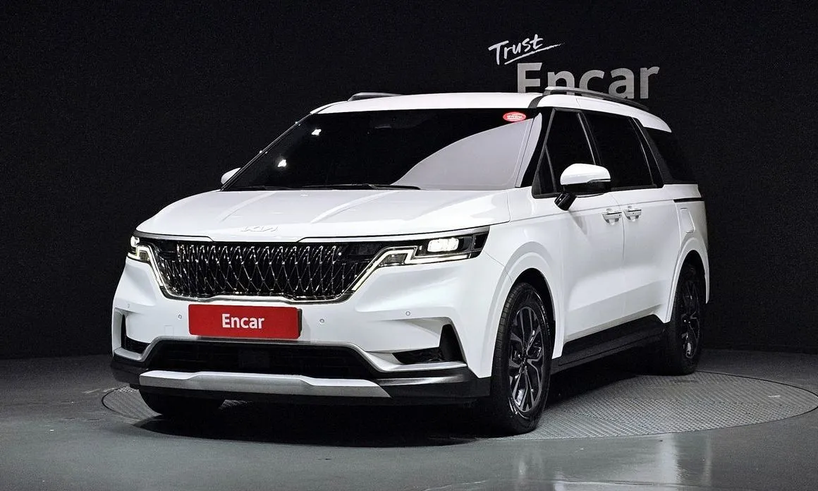 Kia Carnival — фото 1