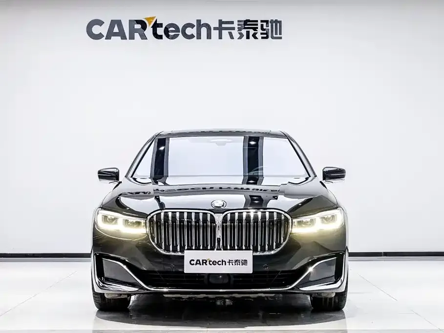 BMW 7 Series — фото 1