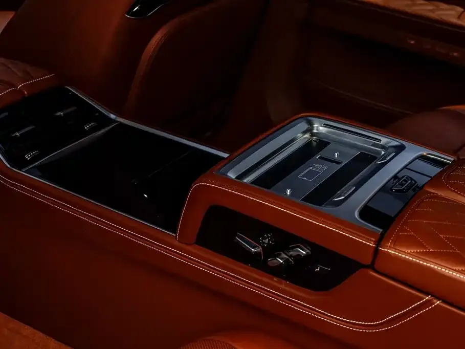 BMW 7 Series — фото 10