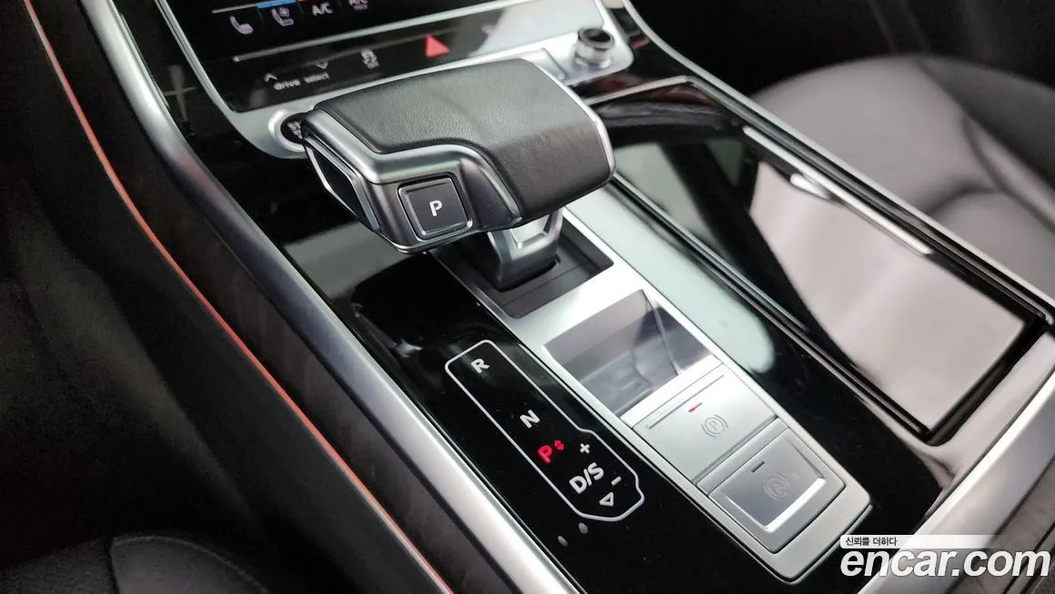 Audi Q7 — фото 10