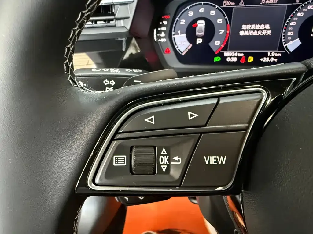 Audi A3 2023 из CN, фото 2