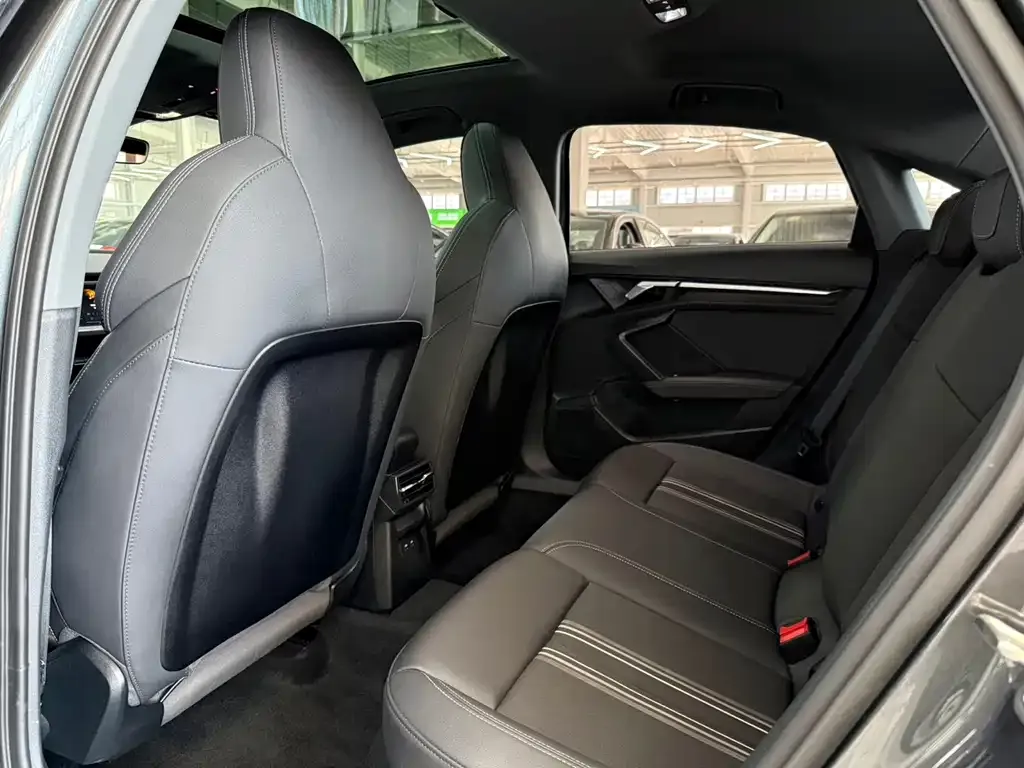 Audi A3 2023 из CN, фото 10