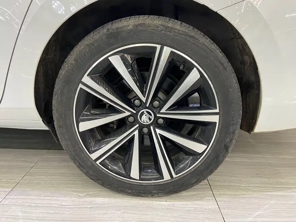 Skoda Superb 2022 из CN, фото 4