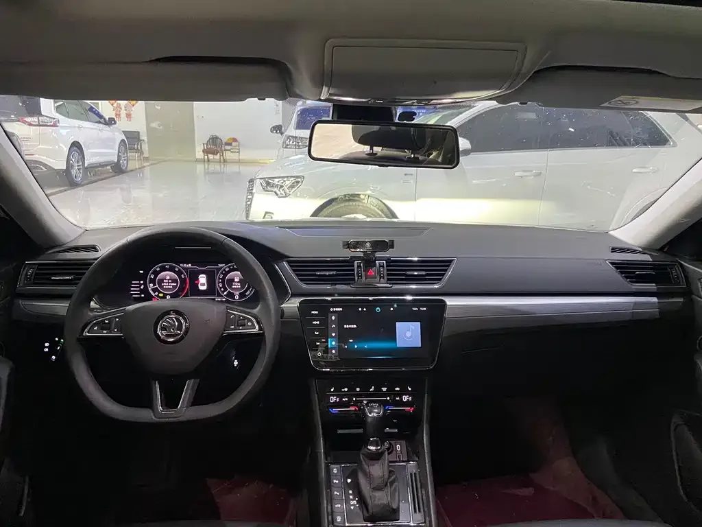 Skoda Superb 2022 из CN, фото 3