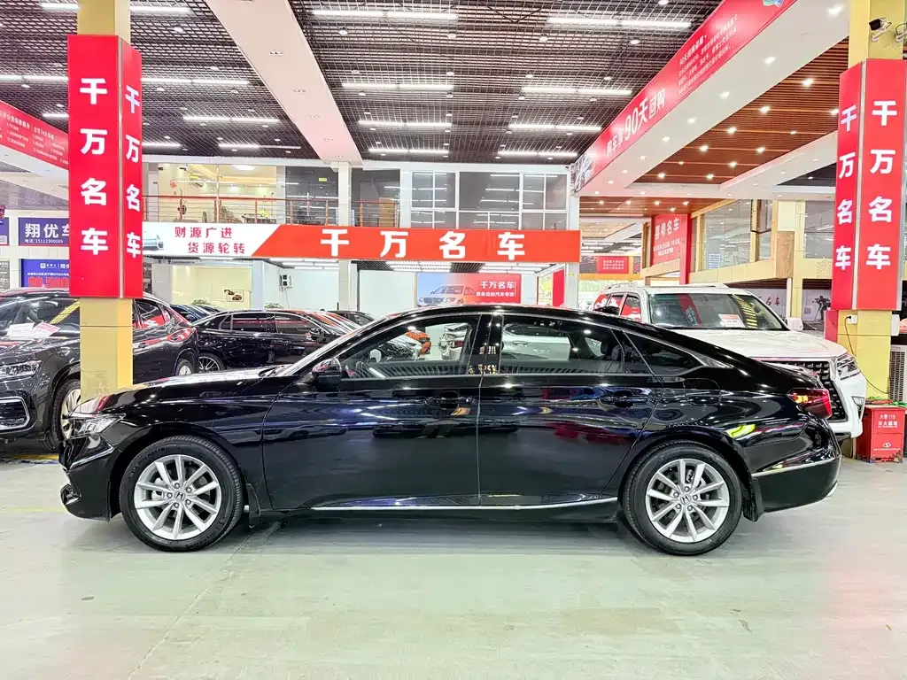 Honda Accord — фото 9