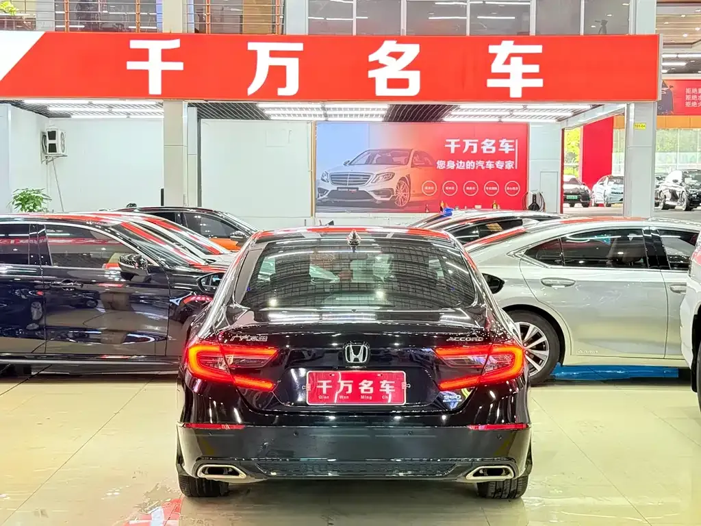 Honda Accord — фото 6