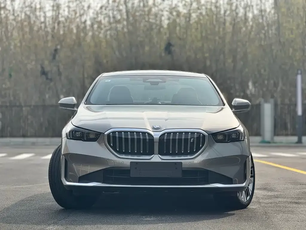 BMW i5 — фото 9