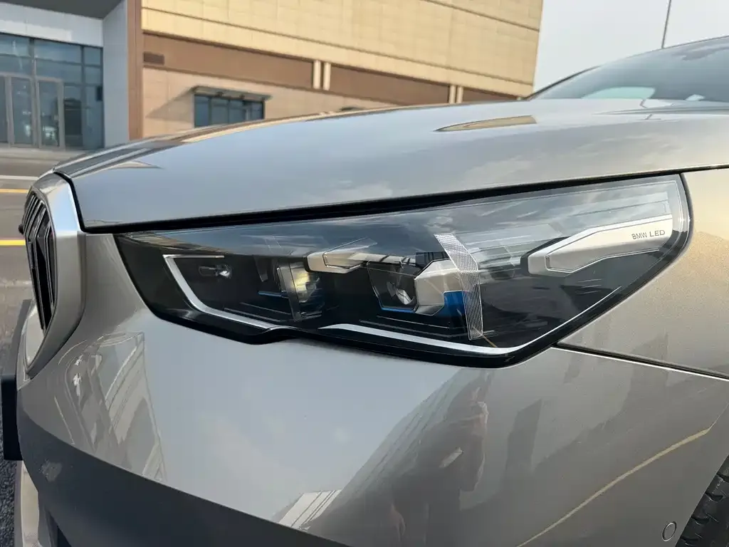 BMW i5 — фото 2