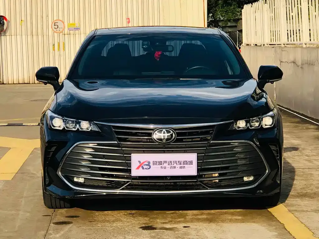 Toyota Avalon — фото 4