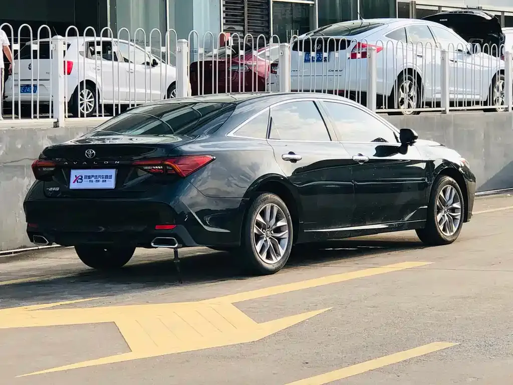 Toyota Avalon — фото 10