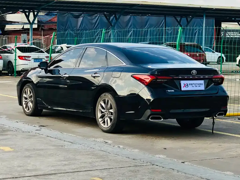 Toyota Avalon — фото 7