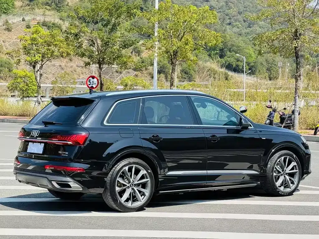 Audi Q7 — фото 4