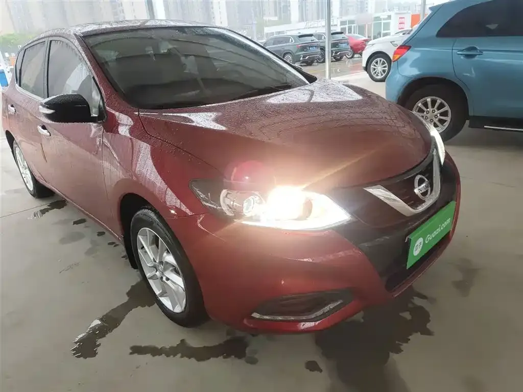 Nissan Tiida — фото 9