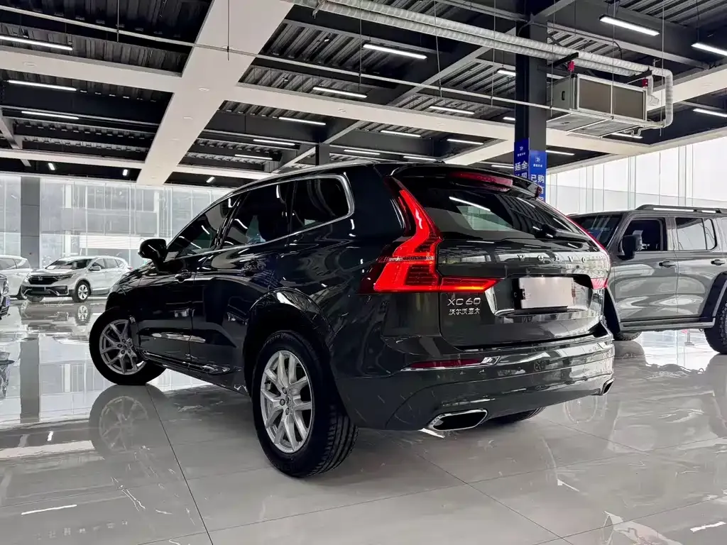 Volvo XC60 2021 из CN, фото 8