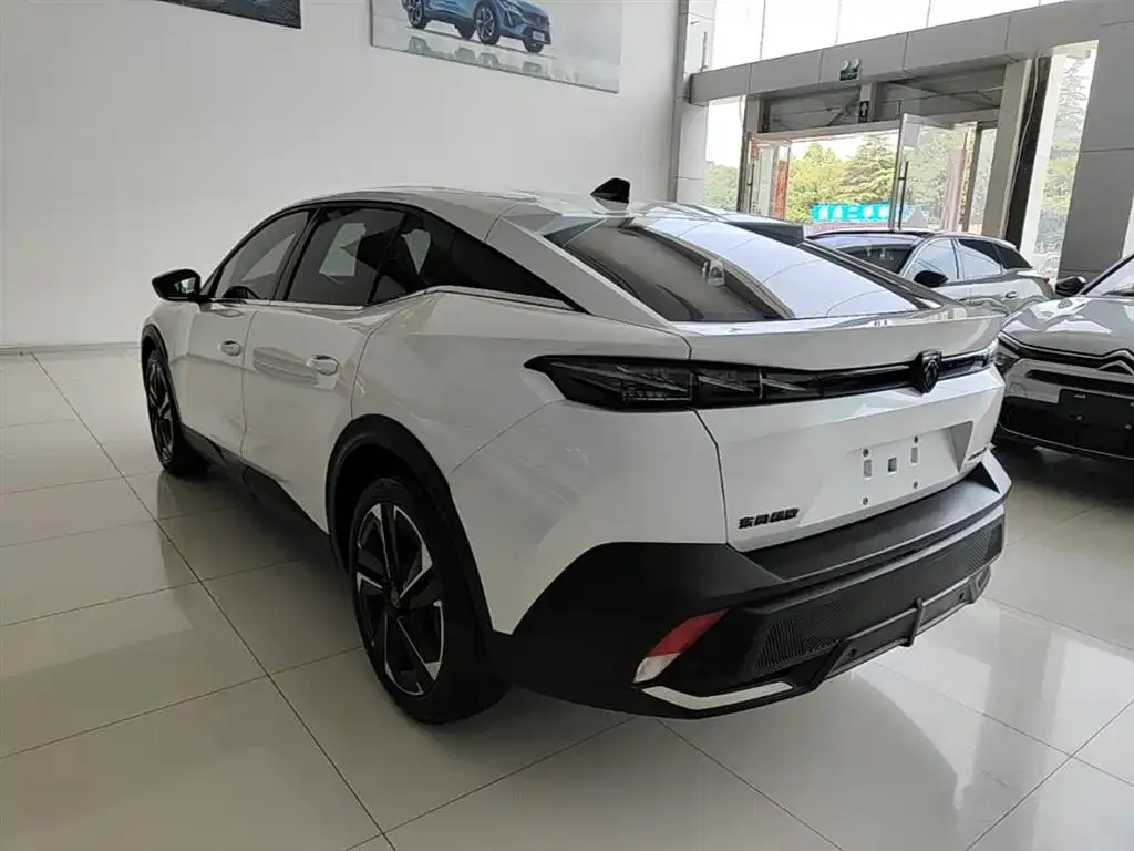 Peugeot 408X 2023 из CN, фото 2