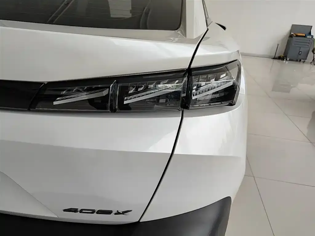 Peugeot 408X 2023 из CN, фото 5