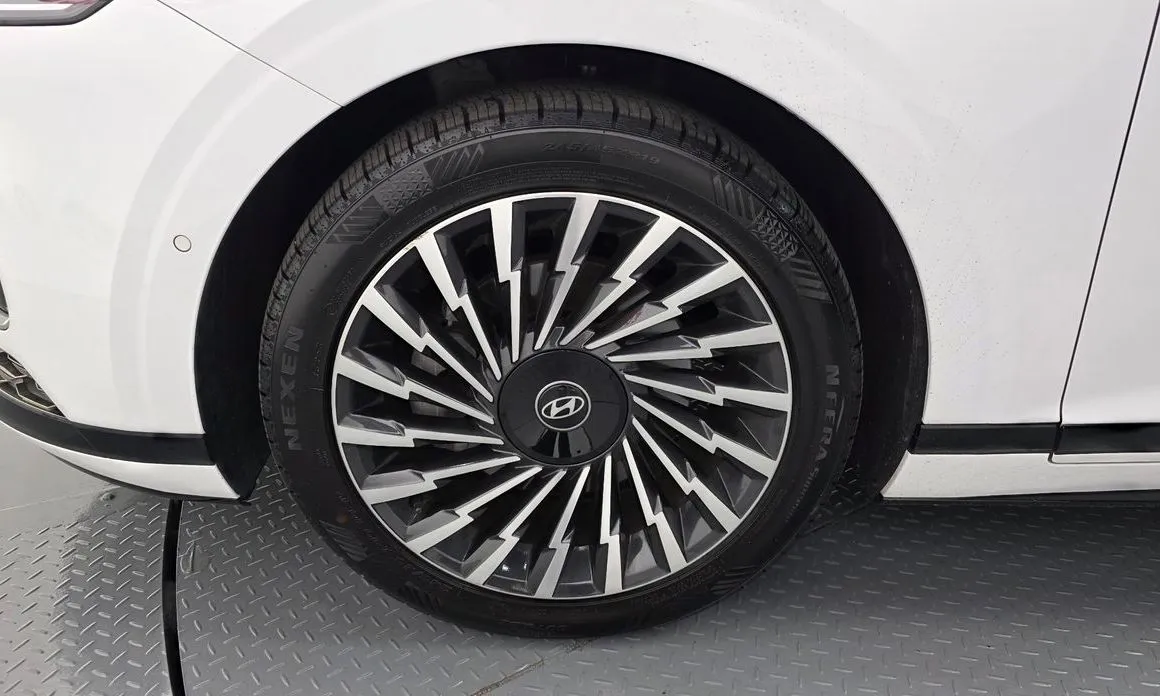 Hyundai Grandeur 2023 из KR, фото 8