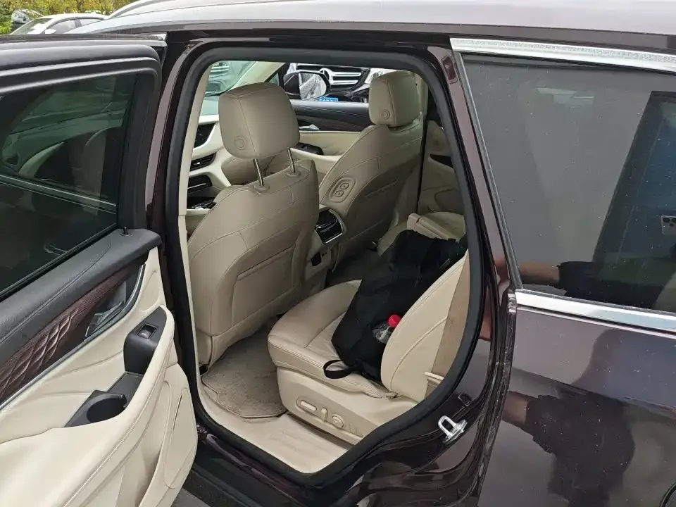 Buick Enclave 2021 из CN, фото 2