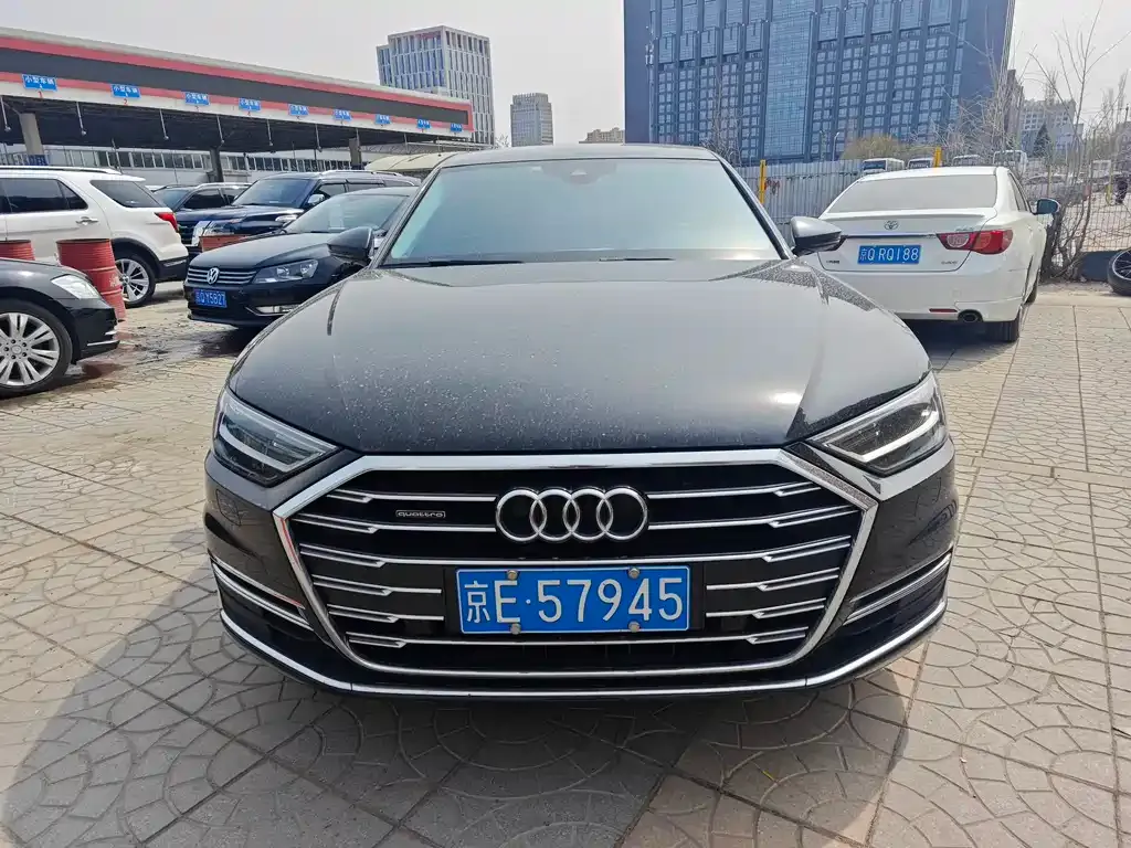 Audi A8 — фото 4