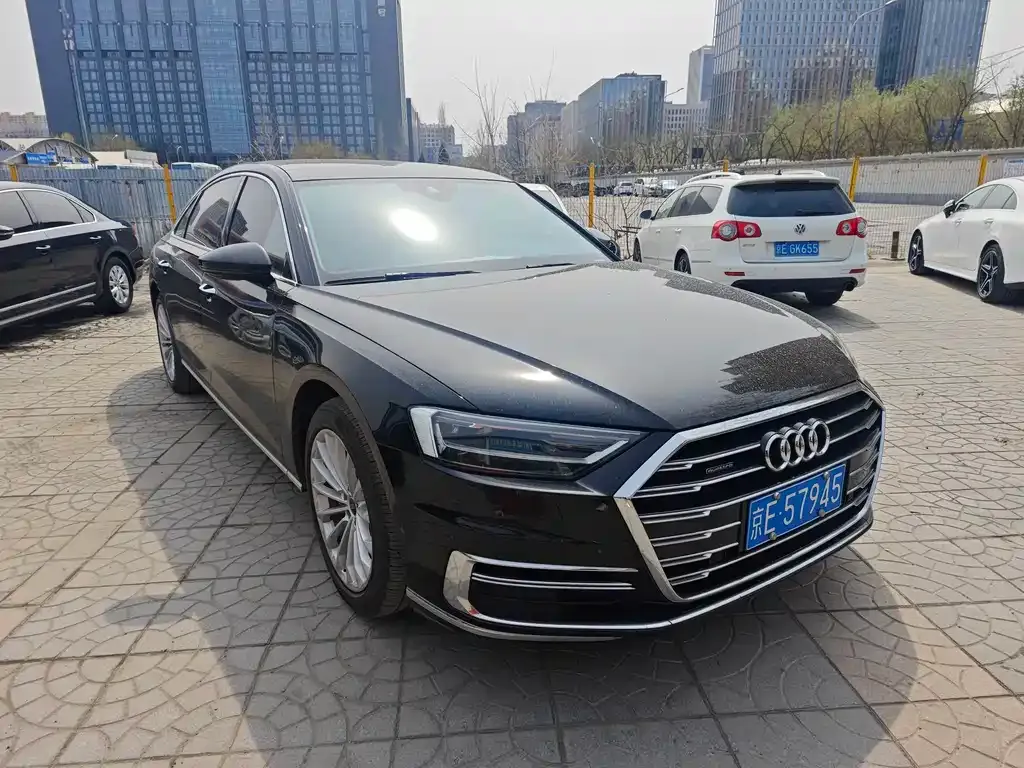 Audi A8 — фото 9