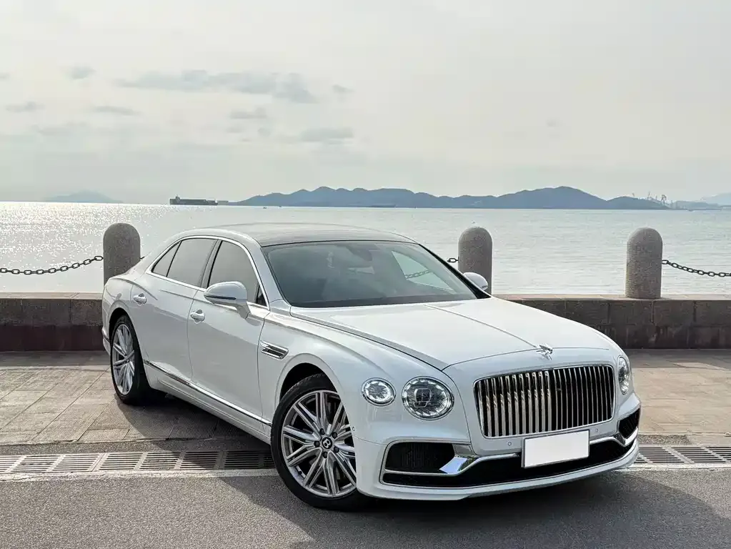 Bentley Flying Spur — фото 3