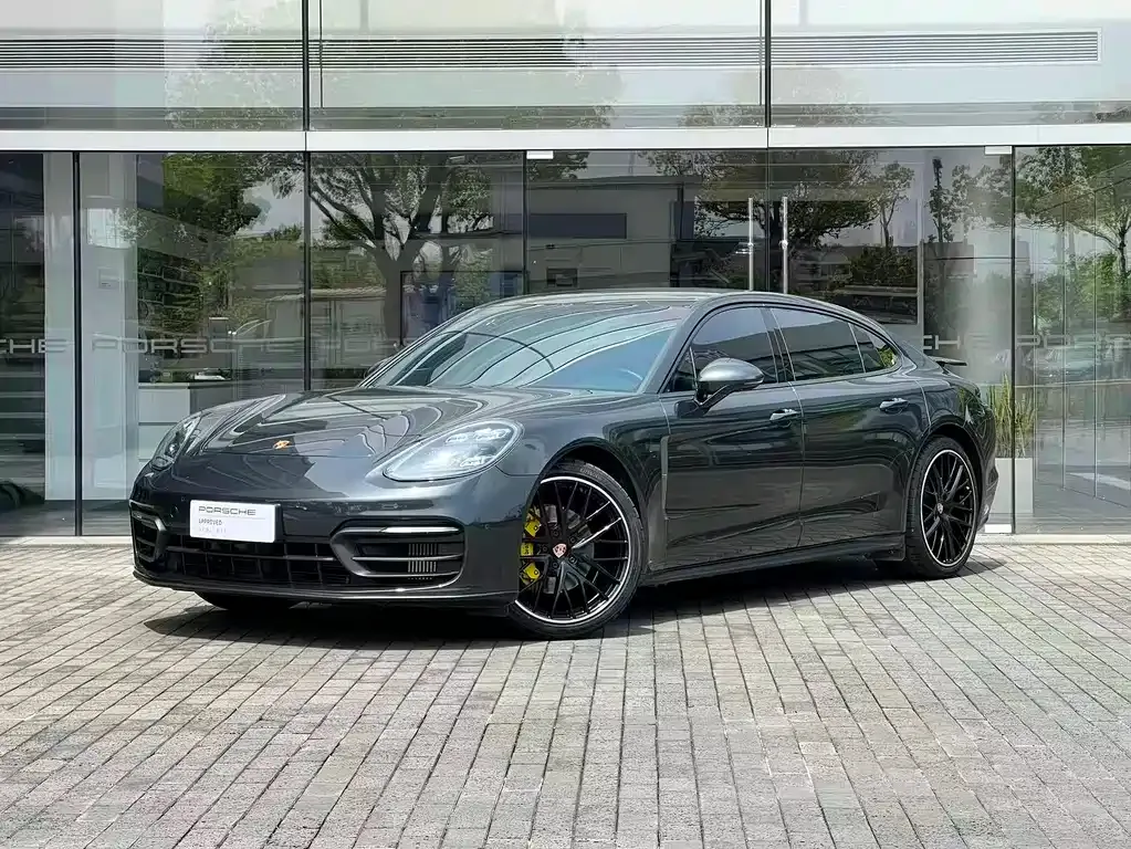 Porsche Panamera — фото 1