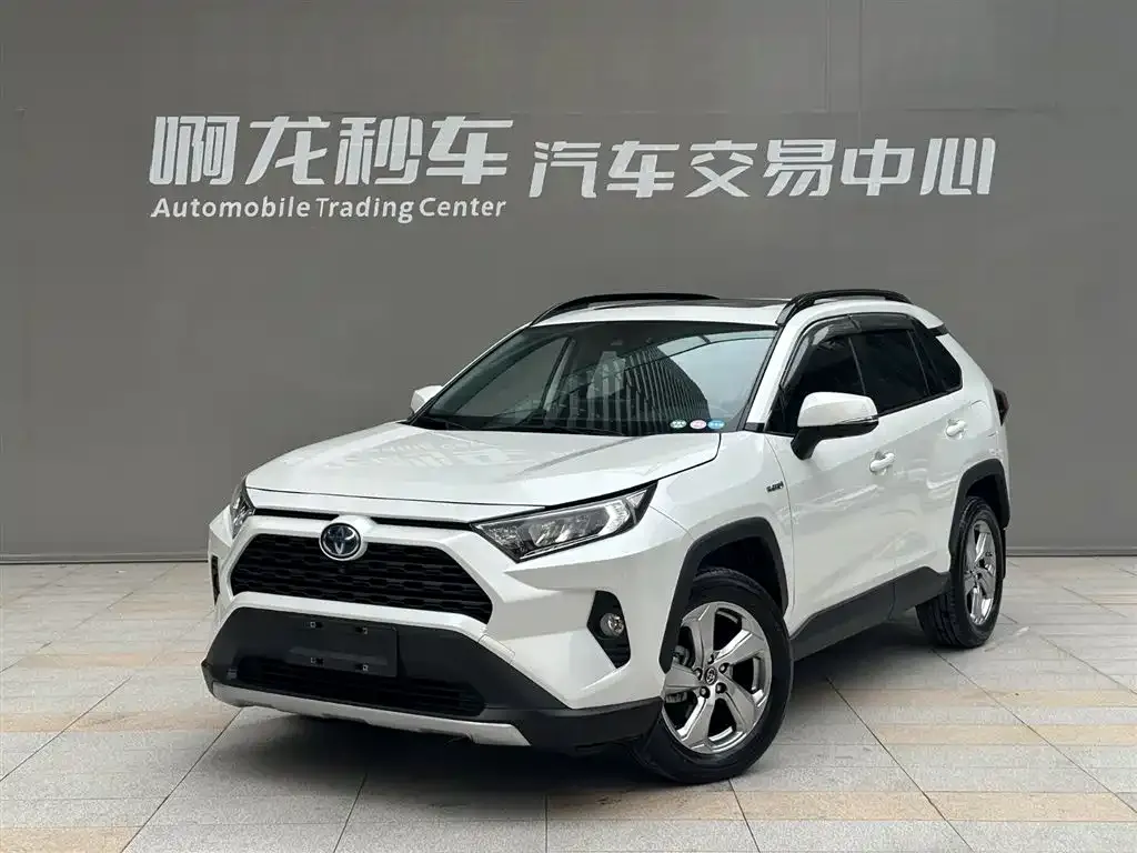 Toyota RAV4 — фото 1
