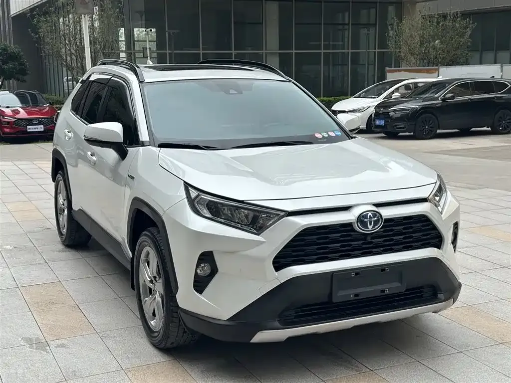 Toyota RAV4 — фото 2
