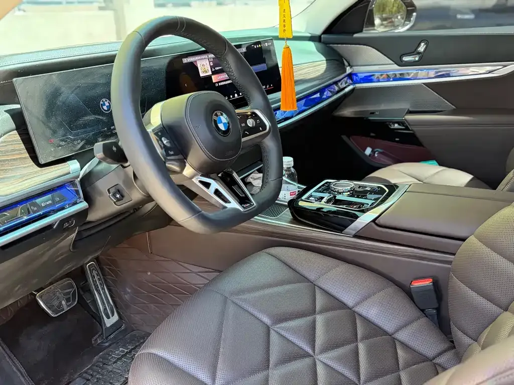 BMW 7 Series 2023 из CN, фото 7