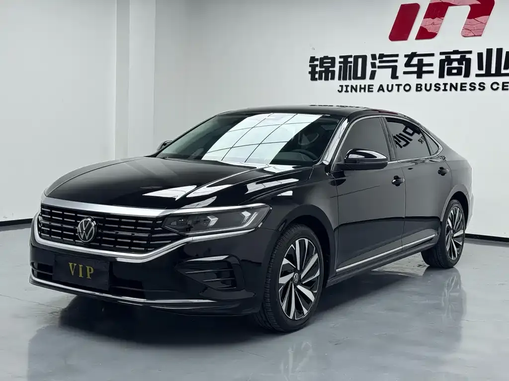 Volkswagen Passat — фото 1