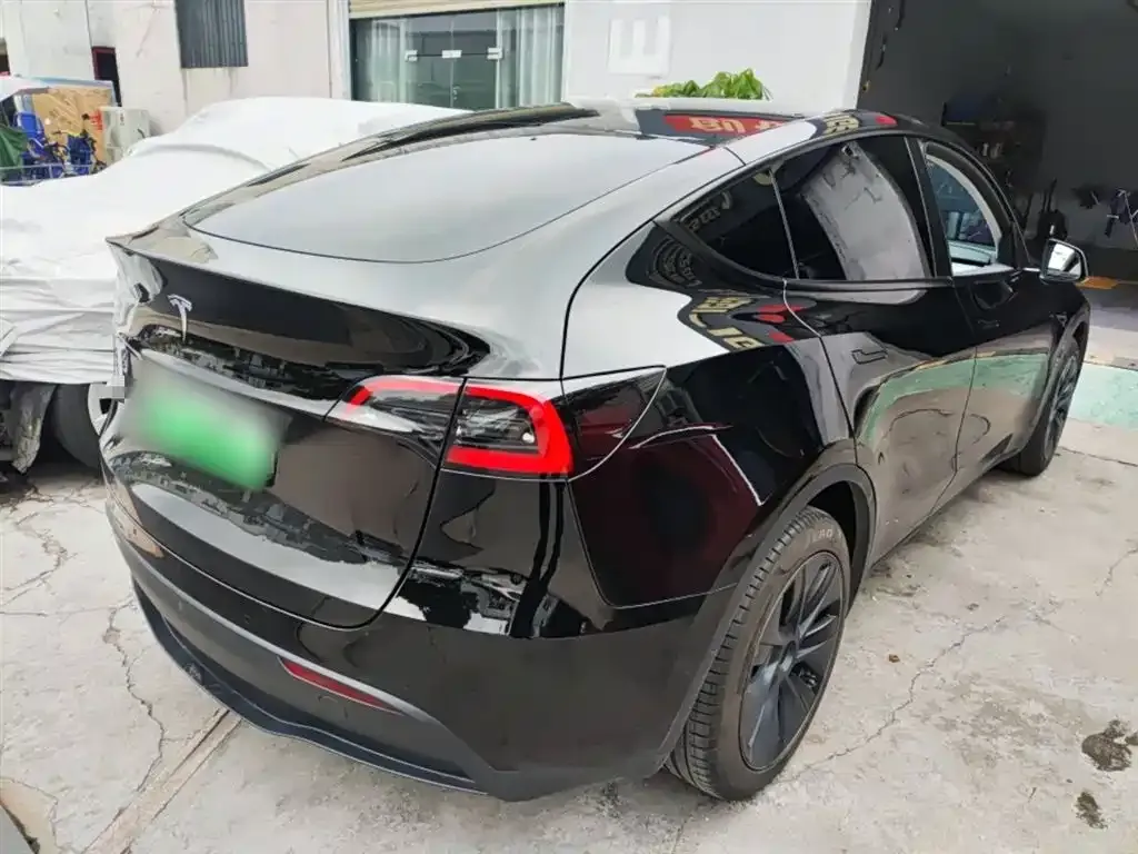 Tesla Model Y — фото 9