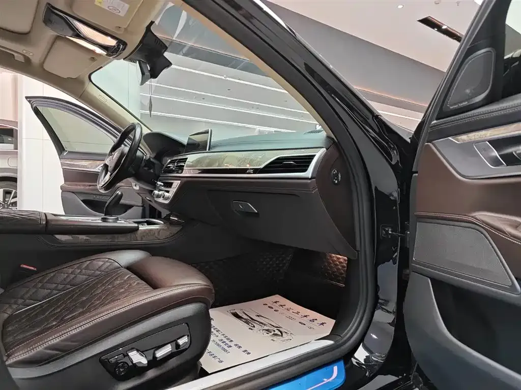 BMW 7 Series 2022 из CN, фото 6