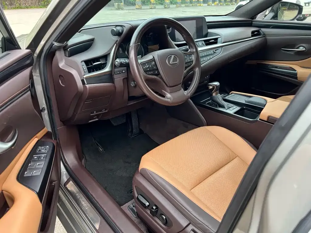Lexus ES 2021 из CN, фото 4