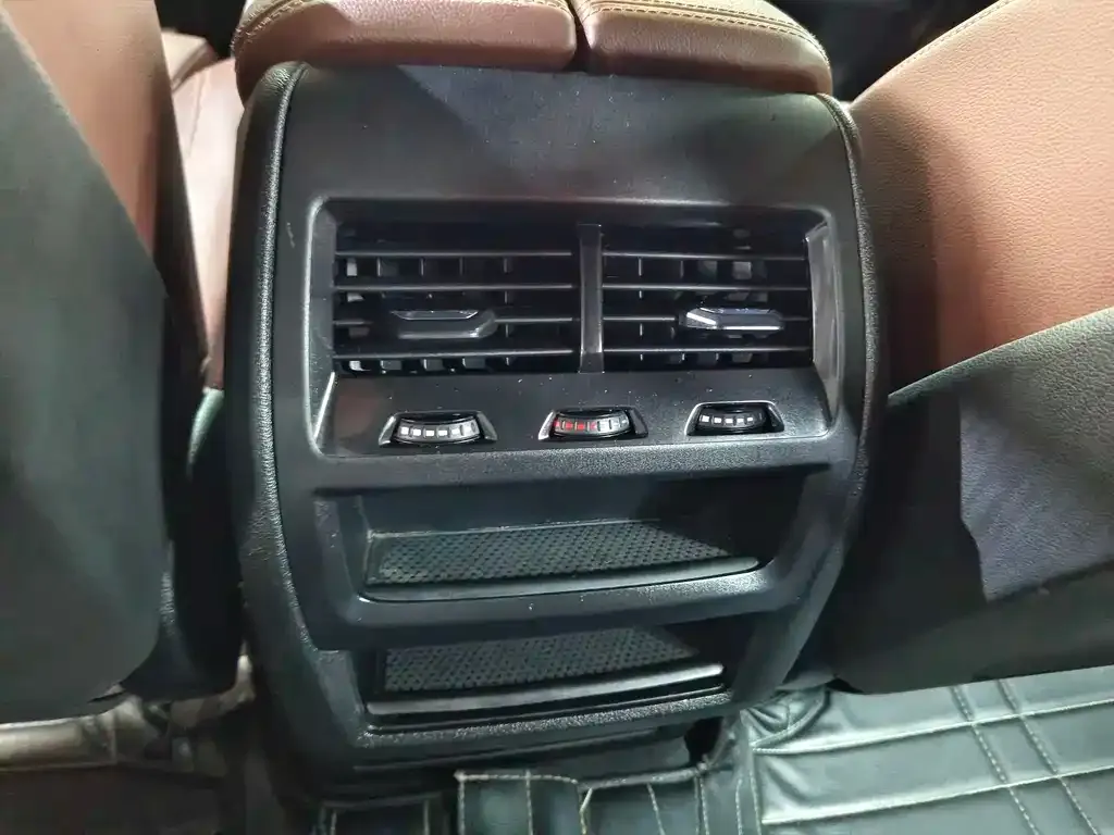 BMW X6 2021 из CN, фото 7
