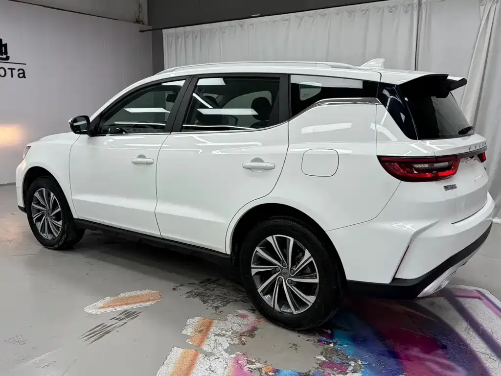 Geely Vision X6 — фото 8