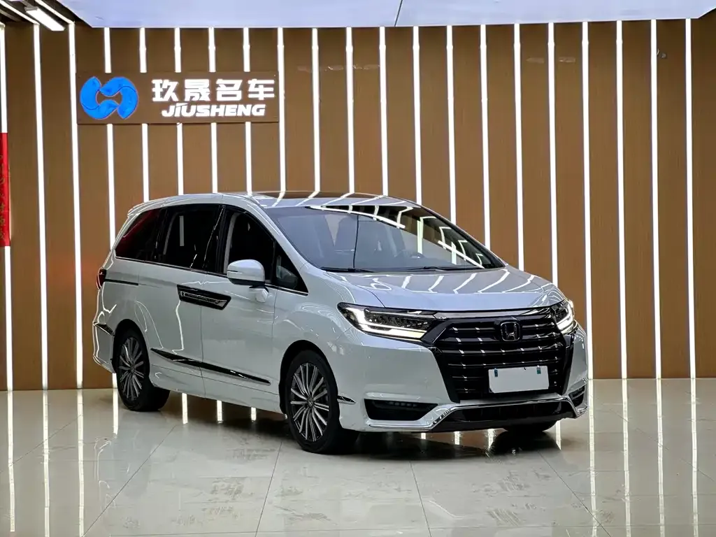 Honda Elysion 2024 из CN, фото 4