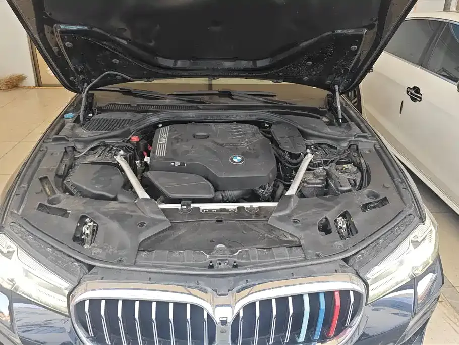 BMW 5 Series — фото 10