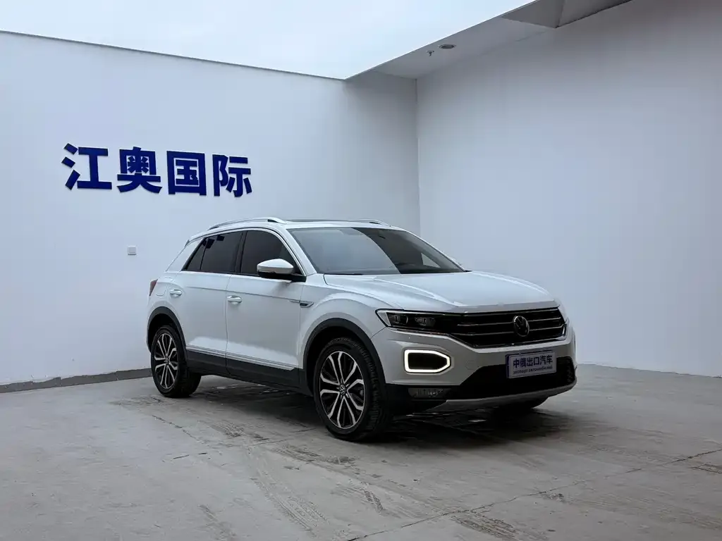 Volkswagen T-Roc — фото 9