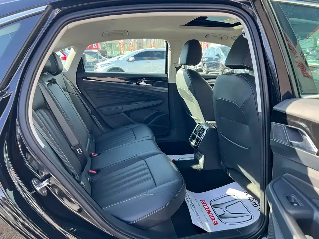 Volkswagen Passat — фото 7