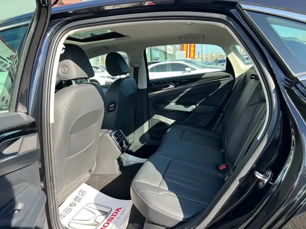 Volkswagen Passat — фото 9