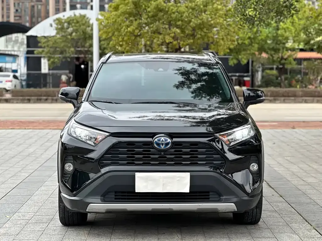 Toyota RAV4 — фото 3