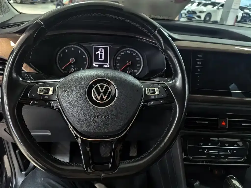 Volkswagen Tharu — фото 9
