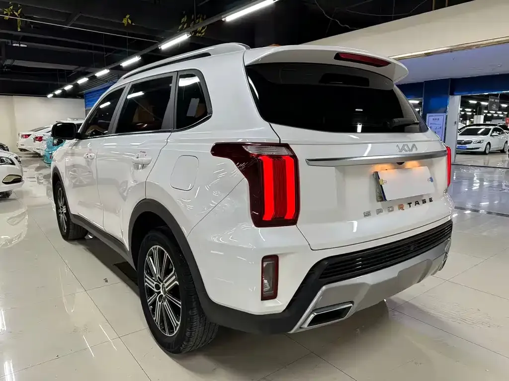 Kia Sportage — фото 10