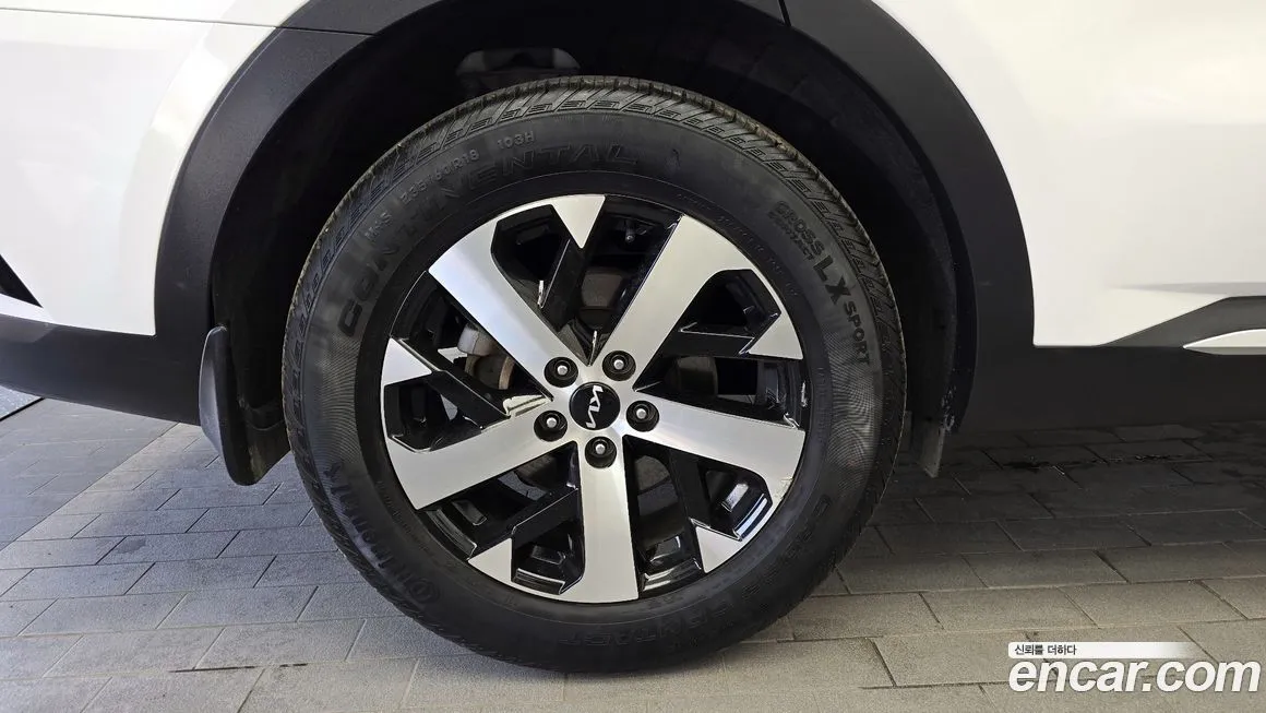 Kia Sorento — фото 9